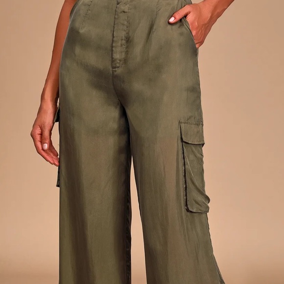 Satin wide leg cargos (LuLu’s) - Picture 3 of 7